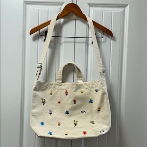NWOT BAGGU Cream Canvas Tote Bag with Floral Embroidery
